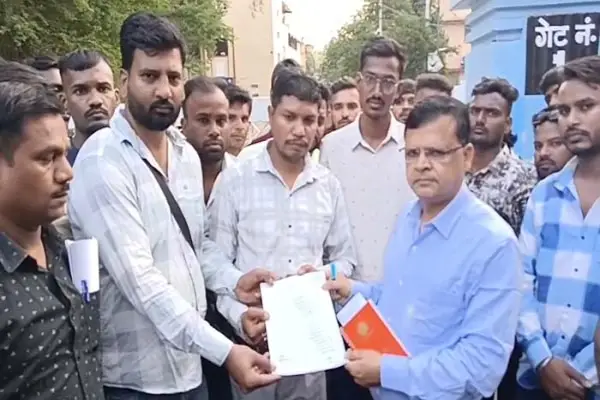 साउंड गाड़ियां जब्त होने से नाराज संचालको ने , कलेक्टर को सौंपा ज्ञापन... देंखे वीडियो 1 20261012173442 wGOkQpEu