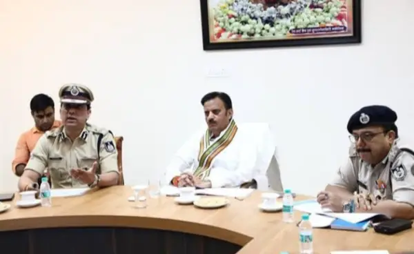 तस्करों पर 'डिप्टी सीएम' का हंटर: उत्पादक और सप्लायर पर होगी सीधी कार्रवाई, करोंड़ों का माल जब्त 1 20261014125959 S0Mf5340