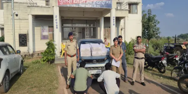 तस्कर कार से ढो रहे शराब : 10 पेटी अवैध शराब जब्त, दो आरोपी गिरफ्तार 1 20261014190031 sSrtuLMX