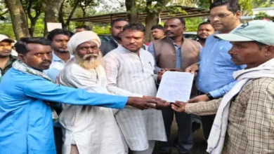 स्वीकृत 11.32 लाख, काम सिर्फ 5.69 लाख का? : वित्तीय अनियमितता का बड़ा आरोप, ग्रामीणों ने जिला मुख्यालय पहुंचकर जताया विरोध.... देखें पूरा वीडियो 11 20261015161737 nAiX4H6G