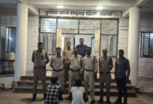 पुलिस की बड़ी कार्रवाई: रेंजर और वनरक्षक से मारपीट करने वाले आरोपियों पर कसा शिकंजा, ट्रैक्टर जप्त 2 20261015203740 JsTtutx4