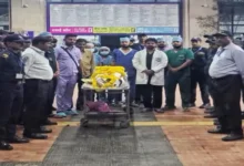अंगदान से तीन लोगों को मिला जीवन, शिवानी को पुलिस ने दिया गार्ड ऑफ ऑनर 2 20261016125128 yVbQ1KXo