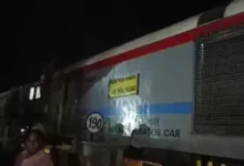 सुरक्षा और सिस्टम पर उठे गंभीर सवाल; बाल-बाल बचे कार चालक, डीआरएम ने दिए जांच के आदेश 2 20261016150813 QbkqGFbe