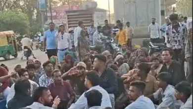 भोपाल के बैरागढ़ में 12 साल की बच्ची की निर्मम हत्या: थाने के बाहर आक्रोशित लोगों का चक्काजाम, पुलिस पर संदेही को छोड़ने का गंभीर आरोप 7 20261016174053 za25j9rT