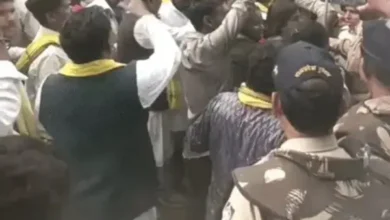 टीआई रतन सिंह परिहार पर एफआईआर की मांग को लेकर जयस का प्रदर्शन, पुलिस से झूमाझटकी 11 20261018180051 JW18qlFT