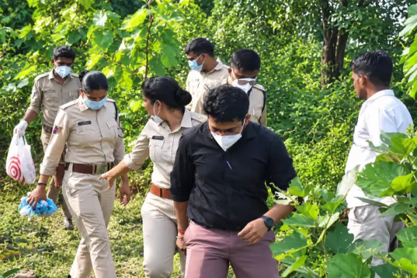 मानवता हुई शर्मसार : 14 साल की नाबालिग से दुष्कर्म: मृत बच्ची को दिया जन्म, हालत नाजुक,अस्पताल में डिलीवरी, 16 को दफनाया गया शव 1 20261019105541 NqLKJs6h