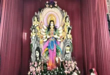 राजधानी में उमड़ा आस्था का सैलाब, 1500 से अधिक पंडालों में गूंजे माता के जयकारे, सोमनाथ से लेकर 3 धाम के दर्शनों के लिए लगी लंबी कतारें 2 20261019140333 ieSRn70j