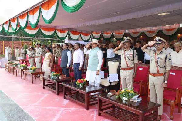 शहीदों के माता-पिता को भी मिलेगा आर्थिक संबल, साइबर क्राइम और ड्रग्स पर कसेगा शिकंजा, पुलिस स्मृति दिवस के अवसर पर सीएम मोहन यादव का बड़ा ऐलान 1 20261021122325 brmMoubB
