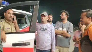 पेट्रोल कम देने की शिकायत पर बेटी के सामने पिता को पीटा, पुलिस बनी रही मूक दर्शक 6 20261021142304 VGFNwDwv