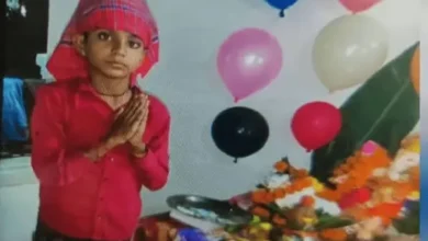 पिता की फेंकी चाबी हाईटेंशन लाइन में अटकी,उसे वाइपर से निकालते समय करंट लगने से 13 साल के छात्र की मौत 10 20261022144231 O3L8mJds