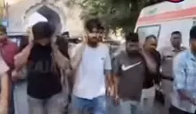 युवक पर जानलेवा हमले के 3 आरोपी गिरफ्तार, पुलिस ने निकाला जुलूस 2 20261023172239 rmmCOHJd