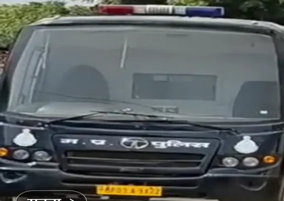 EOW का छापा: समिति प्रबंधक के घर दबिश, संपत्ति के दस्तावेज खंगाल रही टीम 1 20261024133409 OKQdSSm6