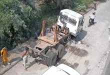 20 फीट नीचे गिरा तेज रफ्तार ट्राला 2 20261024135044 7w3DVvj8