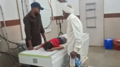 तेज रफ्तार पिकअप का कहर: मां की दर्दनाक मौत, 9 माह के मासूम समेत 3 बच्चे और पिता लहूलुहान 9 20261025095427 OyIpEhW6