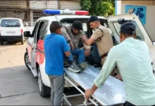 तेज रफ्तार ट्रक ने बाइक को मारी टक्कर : हेलमेट के कारण बची 2 की जान 3 20261025124820 h2PDs2pS