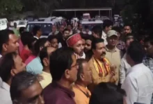 चंद्रशेखर तिवारी के समर्थन में पुलिस आयुक्त कार्यालय पहुंचे सैकड़ों लोग, ज्ञापन सौंपकर कार्रवाई की मांग 2 20261027182506 UhFHy1sB
