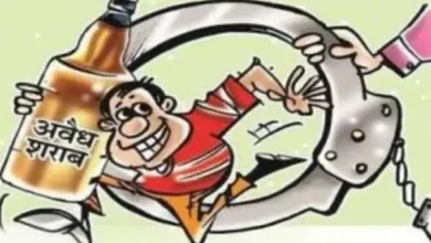 पुलिस को पीछे देख कार छोड़कर भागा शराब तस्कर,1.45 लाख रुपए की 17 पेटी अंग्रेजी शराब बरामद 5 20261028121222 V3G9dmse
