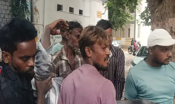 दो बाइकों की भिड़ंत, तीन घायल : एंबुलेंस नहीं पहुंची तो निजी वाहन से अस्पताल ले गए परिजन 1 20261028183031 SCBUmCOT