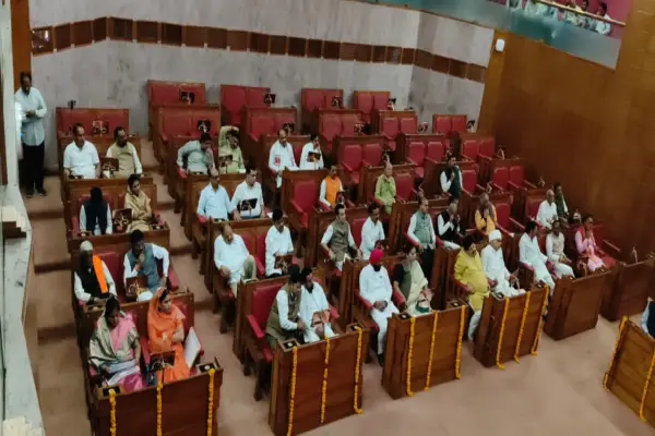 विधानसभा में दूसरा दिन: डिजिटल और पेपरलेस कामकाज की ट्रेनिंग, पांच बैचों में बंटे विधायक 1