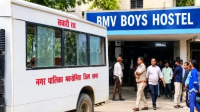 टूटा जिंदगी का सफर: हॉस्टल के स्टोर रूम में मिला इंजीनियरिंग छात्र का शव, हड़कंप.... देखें पूरा वीडियो 5 20261031113646 4YgEJzBG
