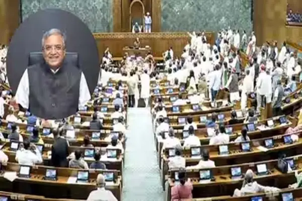 मॉक संसद में ज्ञानेश कुमार के खिलाफ जन महाभियोग प्रस्ताव पेश, खरगे बोले- हम लोकतंत्र के लिए लड़ रहे 1 20261031183224 pyeeAZO3