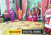 मुकुट पूजन के साथ गोलबाजार में रामलीला मंचन शुरू, आज होगी ताडक़ा वध की लीला, श्रद्धालुओं की उमड़ रही भीड़ 8 333 1