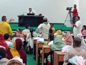 नगर निगम परिषद की बैठक के बीच पार्षद के इस्तीफे से हड़कंप, वार्ड के विकास में अनदेखी का आरोप, मेयर ने कहा - आरोप गलत, सभी वार्डों में हुए काम, भाजपा पार्षद सदन की बैठक के बहिष्कार की तैयारी में, सवाल यह भी - इस्तीफा कलेक्टर को क्यों नहीं दिया ? 2 48db957c b5d2 4316 984e 51e20a6e94ed 1666963206201