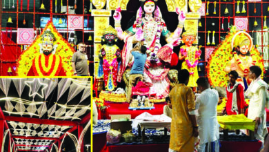 सज गया शहर, आज से सडक़ों पर जनसैलाब, शहर में दिखने लगी दुर्गोत्सव की अनुपम छटा, दूधिया रोशनी में नहाई बारडोली 6 556