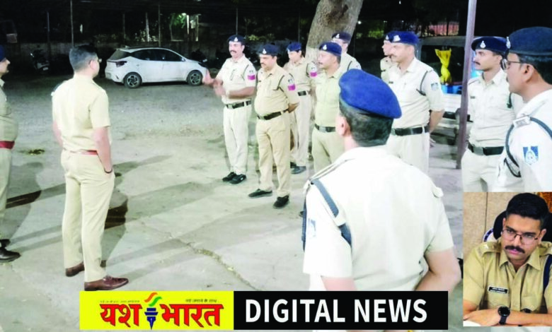 चप्पे-चप्पे पर फोर्स, रूट चार्ट तैयार, जाम से निपटने इंतजाम, संवेदनशील इलाकों पर पैनी नजर, नवरात्र और दशहरा को लेकर पुलिस अलर्ट 1 671