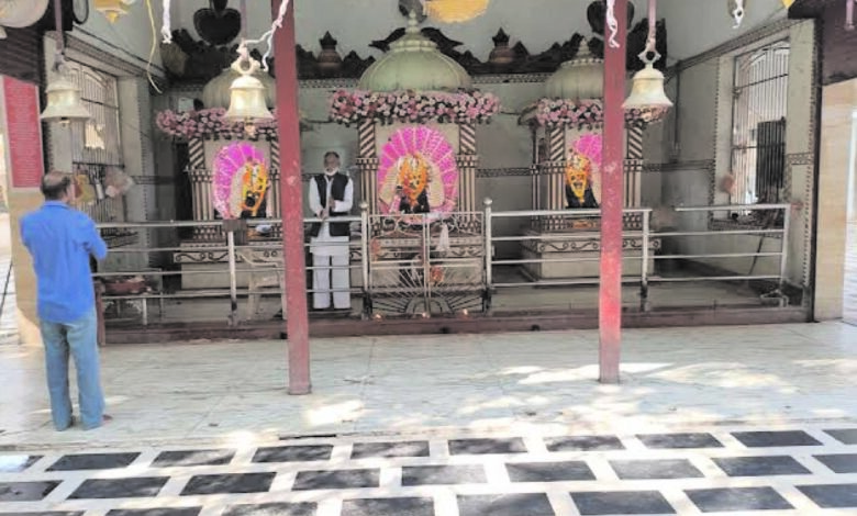 हाथी पर सवार होकर आएंगी मां दुर्गा, सुख-समृद्धि के योग, 11 अक्टूबर से शुरू हो रहा नवरात्र, मंदिरों में तैयारियां 1 777