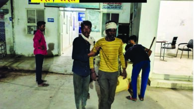 बोलेरो और पिकअप की सीधी भिड़ंत, 8 गंभीर घायल, शिकारपुरा के आगे धामू मोड़ पर हादसा 7 903