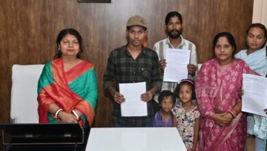 दिवंगत कर्मचारियों के तीन आश्रितों को मिली अनुकंपा नियुक्ति 5 IMG 20261007 WA0064