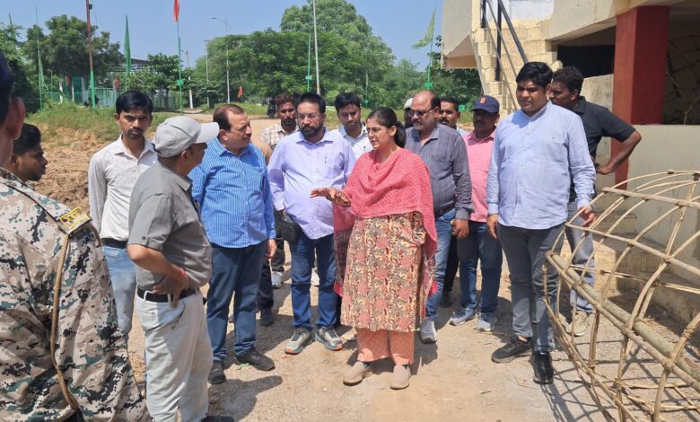 नवरात्रि से पहले निगमायुक्त का व्यवस्थाओं में फ़ोकस 1 IMG 20261008 WA0077