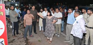 फुटपाथ पर कब्जे, चौराहों पर बैनर 6 IMG 20261010 WA0071
