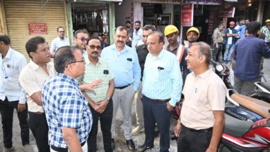 नवरात्रि से पहले बिजली विभाग का विशेष अभियान, 30 टीमों ने हटाया केबल का जाल 1 IMG 20261010 WA0088
