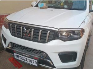 वीडी शर्मा के इलाके के भाजपा जिलाध्यक्ष की कार में तोड़फोड़, कमल निशान भी तोड़ा 3 IMG 20261013 WA0537