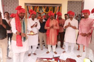 दशहरे पर पुलिस लाइन में राज्यमंत्री लखन पटेल ने किया शस्त्र पूजन, अधिकारियों और जनप्रतिनिधियों ने की शस्त्र आराधना 2 IMG 20261020 WA0850