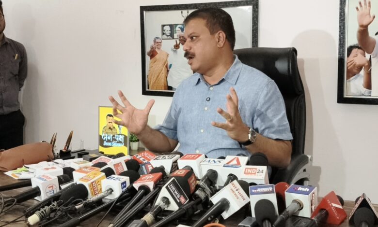 सरई में प्रस्तावित परमाणु संयंत्र का विरोध तेज, उमंग सिंघार ने उठाए सवाल जमीन अधिग्रहण, विस्थापन और कथित फर्जी एनओसी की जांच की मांग , आदिवासी महिला के परिवार को सहायता देने की अपील 1 IMG 20261026 WA0037