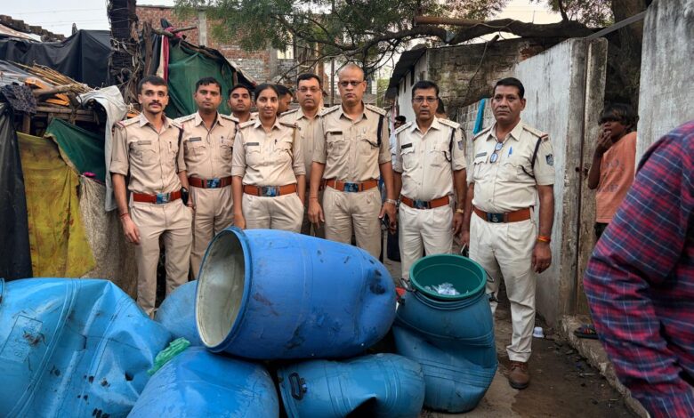भोपाल में अवैध शराब के खिलाफ आबकारी विभाग की कार्रवाई बागमुगलिया और शांतिनगर से हाथभट्टी शराब व 1 हजार लीटर लहान बरामद, शाहजहानाबाद से तस्कर गिरफ्तार 1 IMG 20261029 WA0007