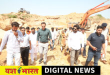 फरसी पत्थर उद्योग को नई ऊंचाइयों पर ले जाने की पहल, कलेक्टर ने खदानों का किया निरीक्षण,खदान संचालकों से संवाद 2 IMG 20261009 185729