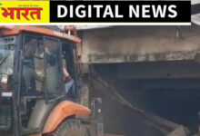 नगर निगम ने तोड़ा ईश्वर कृपा कॉम्प्लेक्स के बेसमेंट का अवैध निर्माण, जेसीबी से शुरू हुई दुकानों की तुड़ाई 4 IMG 20261013 122830