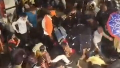 कोलकाता में दुर्गा पूजा के दौरान बड़ा हादसा, चोरबागान में पंडाल ढहने से भगदड़, 17 की मौत, 40 घायल 13 IMG 20261017 224633