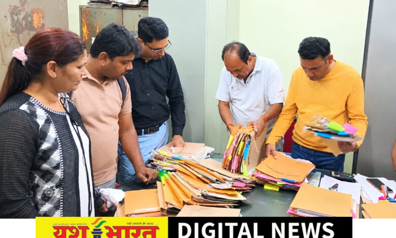 ट्रांसपोर्ट नगर की एनओसी के लिए मांगी रिश्वत, 20 हजार लेते लिपिक गिरफ्तार, बैंक लोन की प्रक्रिया में मांगा था अनापत्ति प्रमाण पत्र 1 IMG 20261023 134216
