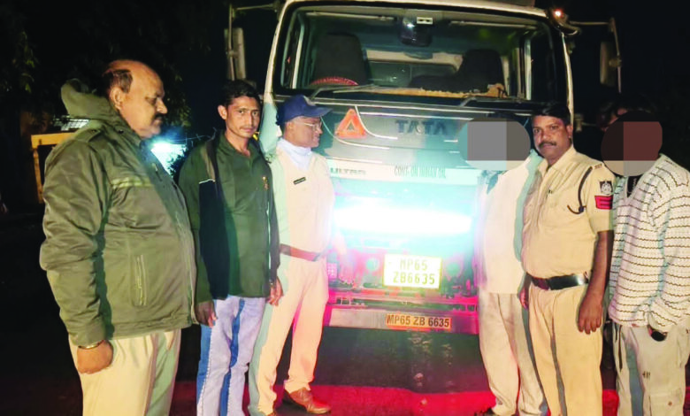 शराब पीकर वाहन चलाना पड़ा भारी, बड़वारा पुलिस ने ट्रेलर और पिकअप को किया जब्त 1 Page 6