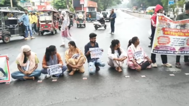 भोपालः चयनित वर्ग-3 की महिला अभ्यर्थियों का प्रदर्शन, बोर्ड ऑफिस चौराहे पर चक्का जाम, देखें वीडियों 5 Screenshot 2026 10 29 140239
