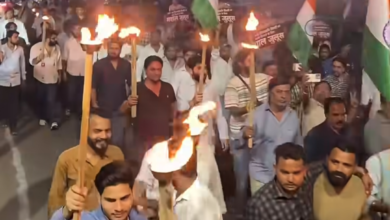 दिव्य ऋषि तिवारी को न्याय दिलाने मशाल जुलूस , डीबी मॉल से एमपी नगर थाने तक निकला जुलूस, दोषी अधिकारियों की गिरफ्तारी की मांग 1 Screenshot 20261003 210703 Instagram