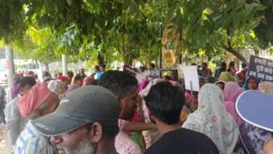 ₹10 हजार वेतन में कैसे चले घर? , नियमितीकरण और वेतन वृद्धि की मांग को लेकर हजारों आउटसोर्स कर्मचारियों का प्रदर्शन 4 Screenshot 20261006 143413 Photos2