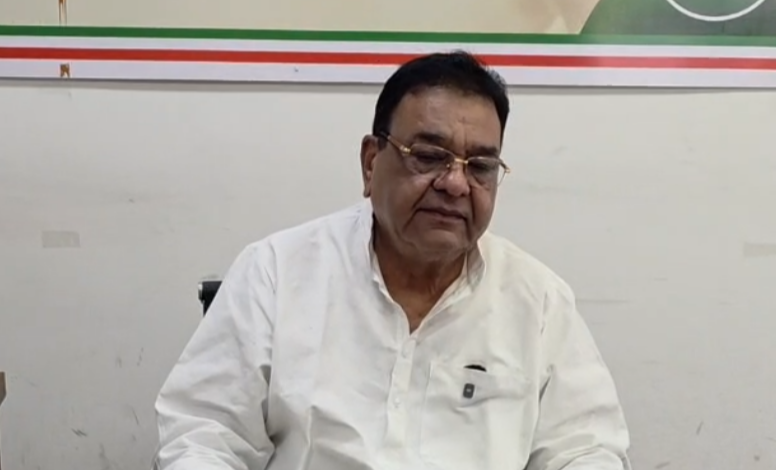 कर्ज की उड़ान के बीच करोड़ों का विमान! सरकार पर कांग्रेस का तीखा हमला, मुकेश नायक का तंज,अगली सरकार में जीतू पटवारी के काम आएगा विमान 1 Screenshot 20261021 154750 WhatsApp
