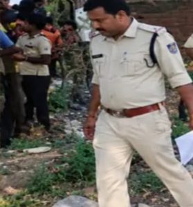 नरबलि की आशंका : चबूतरे पर मिला नवजात का शव, आस्था के केंद्र पर खौफ का साया 2 Screenshot 20261021 162108.WhatsApp