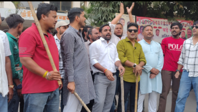 भोपाल में कांग्रेस कार्यालय की सुरक्षा के लिए यूथ कांग्रेस ने संभाला मोर्चा , भाजपा के घेराव के ऐलान के बाद बढ़ा सियासी तनाव, कांग्रेस कार्यालय के बाहर बैरिकेडिंग और भारी पुलिस बल तैनात 9 Screenshot 20261026 154226 System UI 1